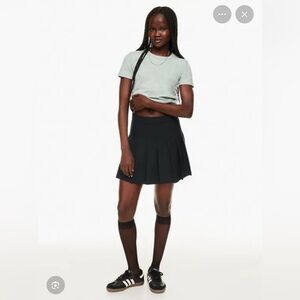 Aritzia Black Pleated Skirt, Size 12